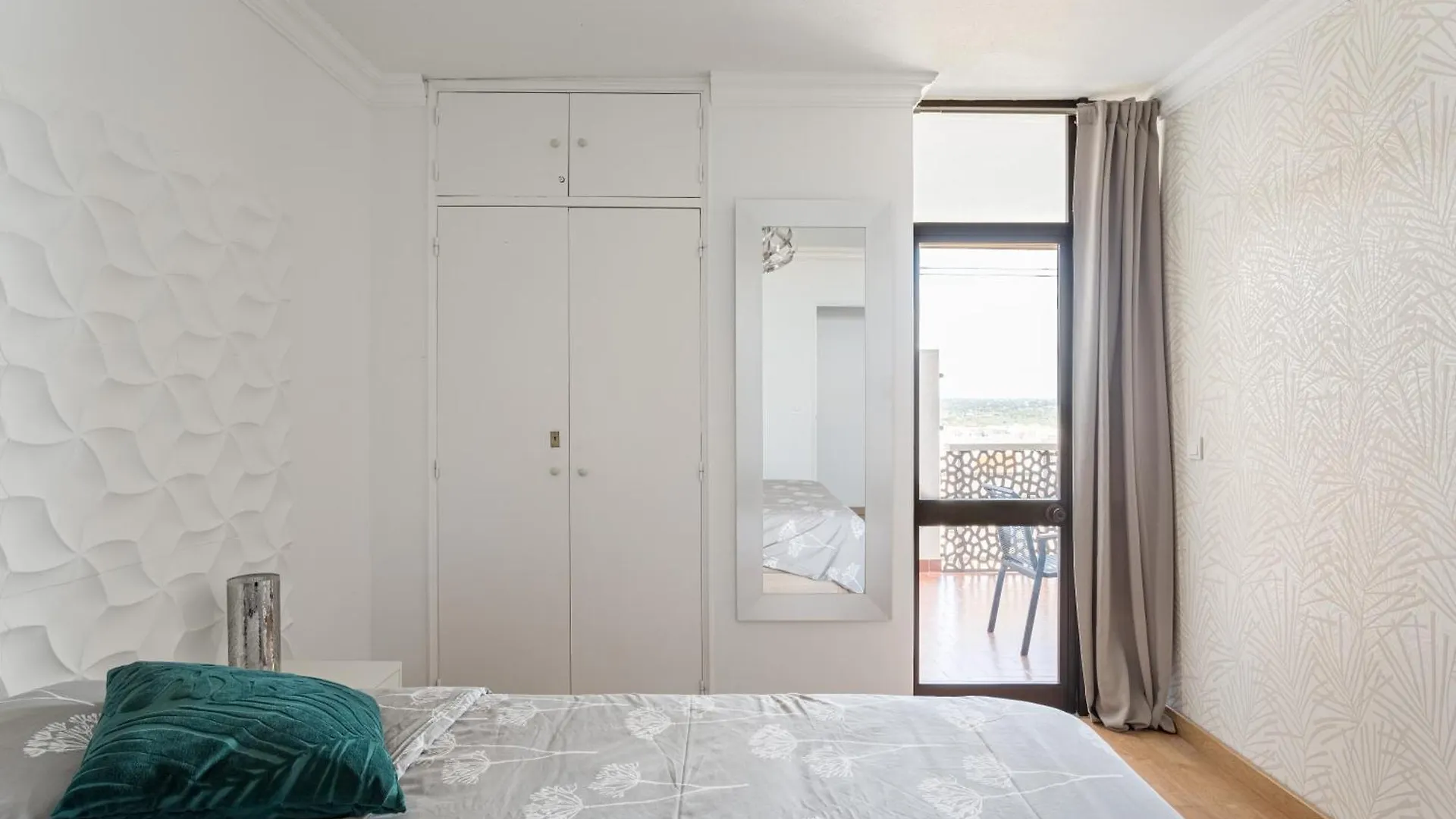 Highview Terrace 1Br, 300M To Beach By Host For Us Armacao de Pera 0*,